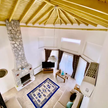 Serenity: Private Pool & Garden Retreat Villa