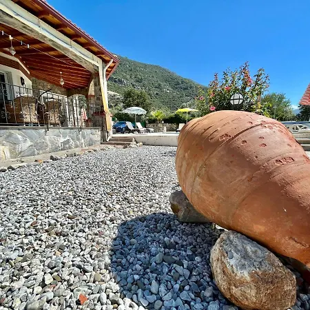 Spacious 4 Bedroom With Private Pool And Unlimited Wifi
